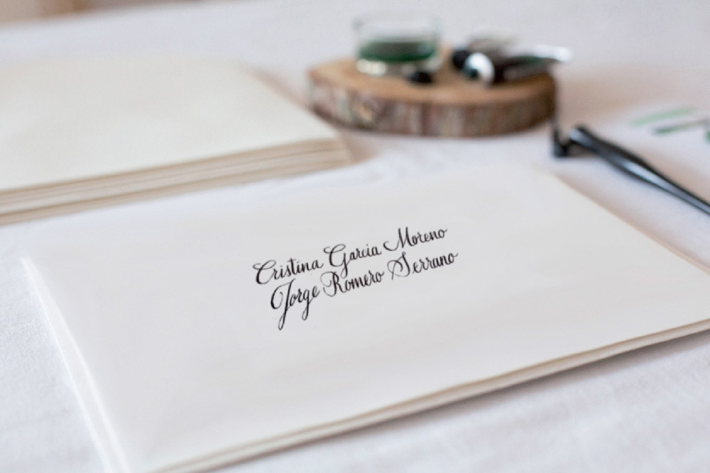 caligrafía para invitaciones de boda